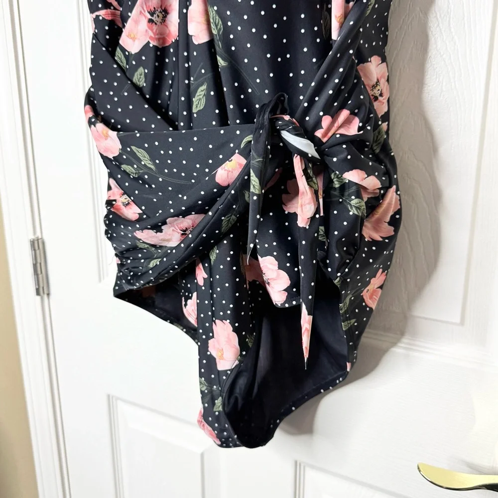 Torrid Floral & Polka Dot Tie Front Waist Wireless One Piece Swimsuit Size 3X - Picture 8 of 16